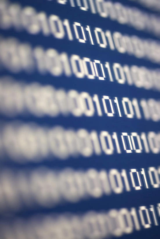 无人,竖图,室内,特写,白天,正面,显示器,技术,数码,一排,阴影,整齐,并列,并排,反射,二进制,标志,屏幕,数字,文字,影子,字符,标识,显示屏,排列,阿拉伯数字,队列,平行,输出设备,计算机系统,数制,彩图