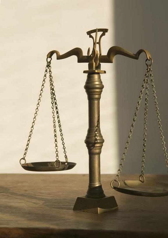 无人,竖图,室内,特写,白天,正面,实验,仪器,静物,阴影,研究,反射,分析,化学,测试,影子,一个,平衡,单个,衡量,计量,试验耗材,实验用品,托盘天平,均衡,秤,天平称,天平秤,彩图