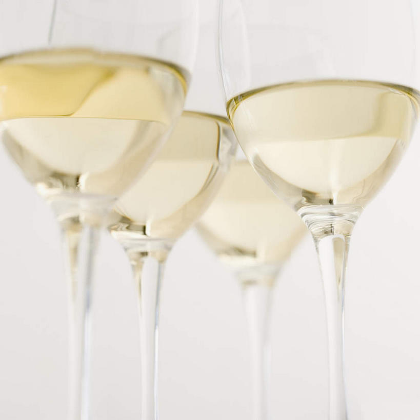 红酒,葡萄酒,无人,方图,室内,特写,白天,仰视,杯子,朦胧,模糊,高脚杯,红酒杯,酒类,四杯,玻璃制品,酒,饮料,酒杯,红葡萄酒,摄影,影棚,葡萄酒杯,玻璃杯,彩图,低角度拍摄,影棚拍摄,拍摄