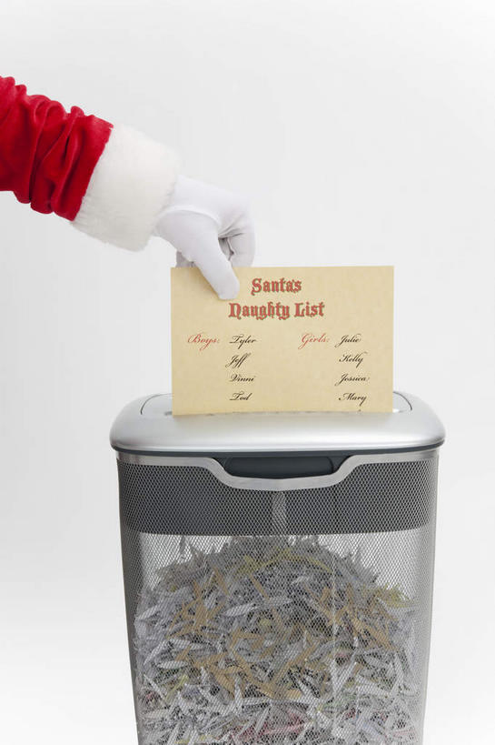 西方人,手,一个人,竖图,室内,特写,白天,白色背景,正面,欧洲,欧洲人,仅一个男性,仅一个人,仅一个中年男性,圣诞老人,握,服装,材料,档案,文件,纸,办公用品,拿,拿着,衣服,红色,手稿,资料,手部,握着,摄影,服饰,影棚,单手,办公设备,碎纸,证明,保密,衣着,穿着,秘密,文档,机密,表演服,演出服,输出设备,衣饰,道具服,机要,男人,男性,中年男性,白种人,半身,彩图,影棚拍摄,拍摄,碎纸机