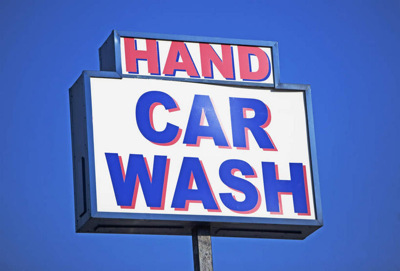 无人,横图,室外,白天,仰视,指示牌,阴影,光线,英文,标志,路标,文字,影子,字符,字母,标识,路牌,红色,蓝色,蓝天,天空,阳光,天,巨大,晴朗,英文字母,洗车,万里无云,晴空,晴空万里,清洗,彩图,低角度拍摄