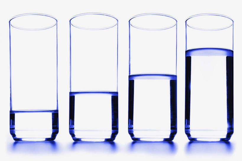 无人,横图,室内,特写,白天,白色背景,正面,实验,仪器,静物,杯子,一排,阴影,研究,整齐,透明,反射,分析,化学,测试,烧杯,液体,影子,玻璃制品,排列,玻璃瓶,瓶子,四个,器皿,摄影,影棚,队列,计量,玻璃仪器,试验耗材,实验用品,玻璃杯,彩图,影棚拍摄,拍摄