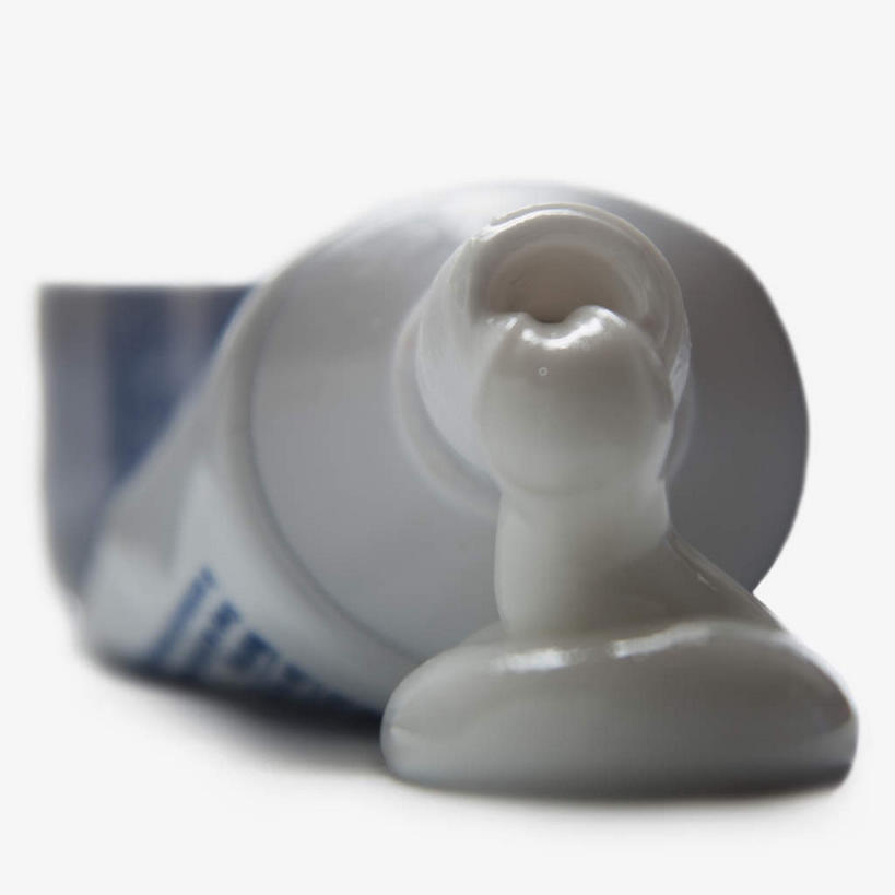 无人,方图,室内,特写,白天,白色背景,正面,静物,阴影,曲折,弯曲,反射,纹路,纹理,牙膏,影子,水管,摄影,蜿蜒,影棚,软管,肌理,彩图,影棚拍摄,拍摄