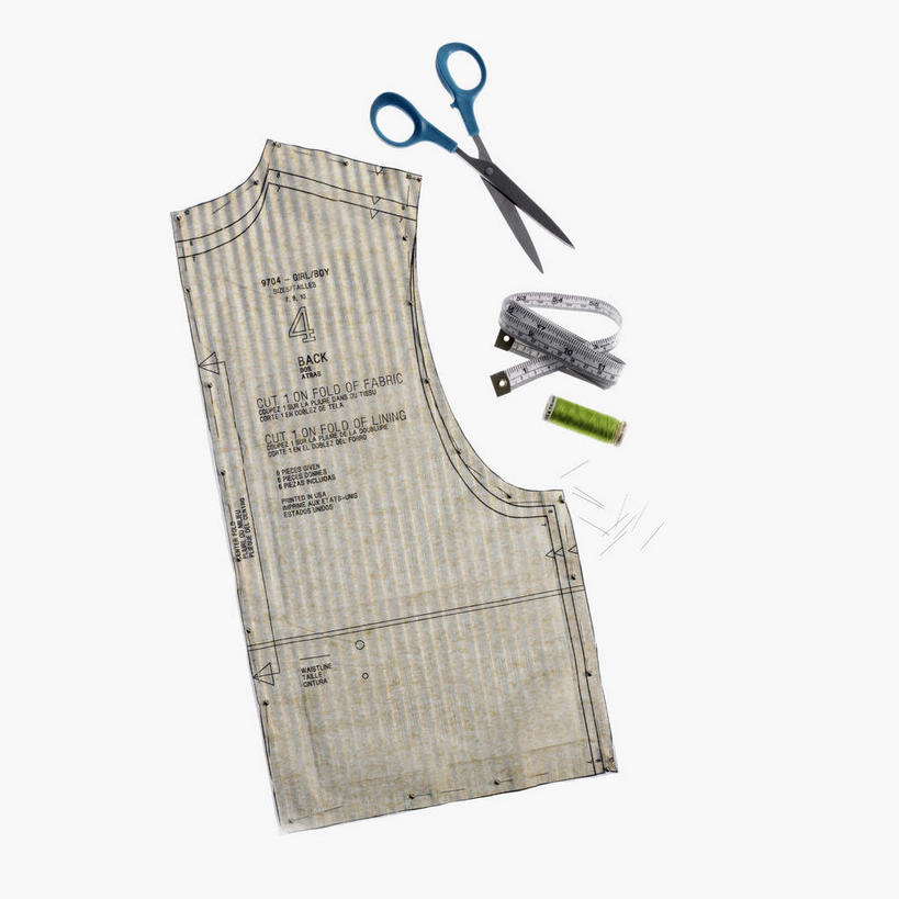 无人,方图,俯视,室内,特写,白天,白色背景,静物,修剪,测量,工具,剪刀,皮尺,图纸,线,刻度,设计图,尺,保养,保健,摄影,影棚,测量工具,裁剪,尺子,减肥,剪子,剪裁,切割,腰围尺,瘦身,线轴,量具,量仪,塑料卷尺,设计,彩图,高角度拍摄,影棚拍摄,拍摄,纸样,服装纸样,服装样板,服装设计,服装模板