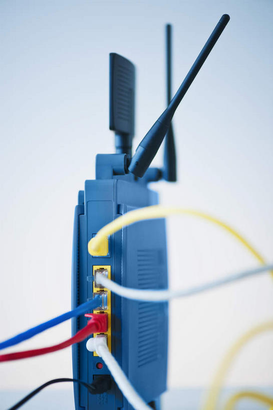 无人,竖图,室内,特写,白天,白色背景,正面,通讯,数据,天线,科技,静物,一排,许多,阴影,朦胧,模糊,整齐,反射,传输,网络,信息,影子,通讯设备,排列,通信,创意,摄影,影棚,网线,队列,通信设备,水晶头,路由器,线缆,彩图,影棚拍摄,拍摄,网关设备