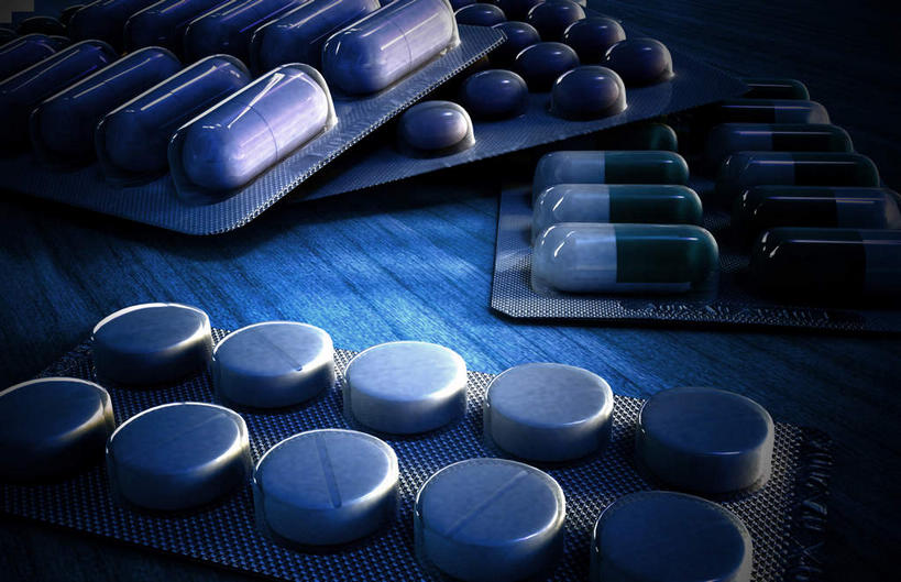 无人,横图,俯视,室内,特写,白天,安全,桌面,桌子,一排,整齐,药剂,防护,胶囊,排列,蓝色,药品,治疗,保护,药物,医疗,队列,保险,预防,平安,彩图,高角度拍摄