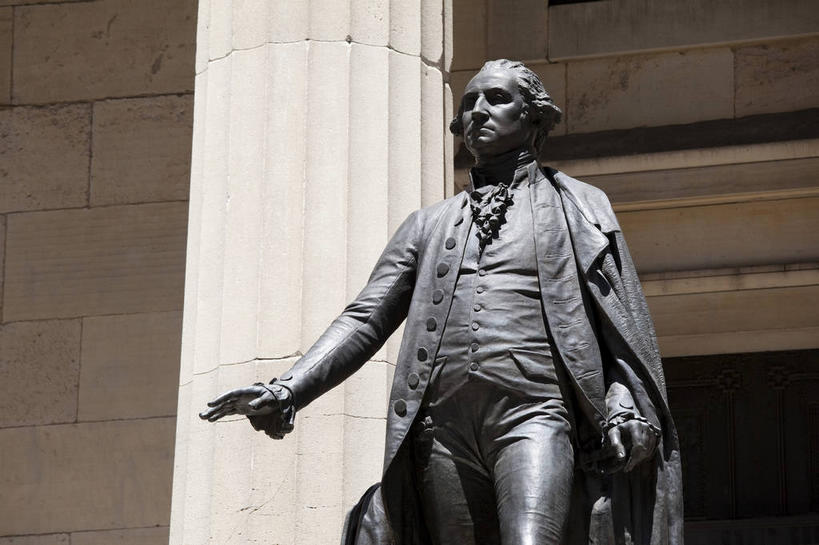 西方人,一个人,无人,站,横图,室外,白天,仰视,旅游,度假,美景,城市风光,标志建筑,城市,地标,建筑,雕塑,欧洲,纽约,美国,欧洲人,仅一个男性,仅一个人,仅一个中年男性,服装,艺术,装饰,雕刻,雕像,景观,曼哈顿,娱乐,建设,衣服,工艺品,站着,享受,休闲,景色,放松,服饰,纪念,美术,北美,北美洲,衣着,总统,乔治.华盛顿,穿着,华尔街,主题,美洲,陈列,纽约市,纽约州,帝国之州,帝国州,一尊,乔治华盛顿,功能,美学,北亚美利加洲,亚美利加洲,军事家,政治家,衣饰,开国总统,美国总统,纽约证券交易所,男人,男性,中年男性,白种人,站立,半身,彩图,低角度拍摄,美利坚合众国,曼哈顿区,纽约县,纽约证交所,曼哈顿岛,白色人种,高加索人种,欧罗巴人种