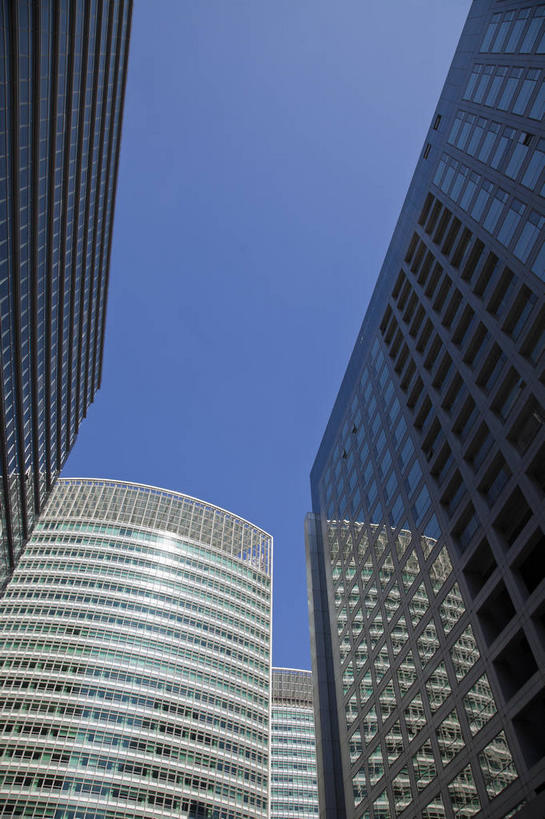 无人,高楼大厦,竖图,室外,白天,仰视,度假,美景,窗户,落地窗,城市风光,城市,大厦,建筑,摩天大楼,北京,中国,亚洲,一排,许多,阴影,整齐,并列,并排,光线,影子,景观,首都,很多,娱乐,建设,玻璃窗,排列,蓝色,蓝天,天空,阳光,天,享受,休闲,景色,放松,晴朗,队列,平行,玻璃幕墙,东亚,万里无云,中华人民共和国,北京市,京,北平,华北地区,西城区,晴空,晴空万里,彩图,低角度拍摄,大楼,高层建筑,高楼,摩天楼,复兴门