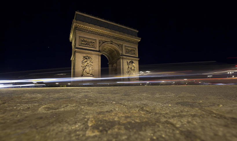 无人,横图,室外,夜晚,长时间曝光,仰视,旅游,度假,名胜古迹,植物,门,标志建筑,道路,地标,建筑,路,路灯,公路,照明,法国,凯旋门,巴黎,欧洲,阴影,遗迹,光线,影子,拱门,灯光,分界线,停车线,交通,首都,古迹,文物,娱乐,建设,古建筑,灯,树,树木,绿色,自然,门框,享受,休闲,旅游胜地,放松,生长,成长,车行道,车行道分界线,照亮,照明设备,西欧,法兰西,标线,巴黎凯旋门,曝光,古文明,车行线,法兰西共和国,法兰西第五共和国,法兰西岛,法兰西岛大区,马路,彩图,低角度拍摄,巴黎省,巴黎市,巴黎大凯旋门,雄师凯旋门