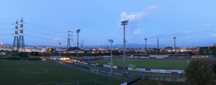 无人,横图,室外,白天,正面,旅游,度假,草地,草坪,名胜古迹,植物,标志建筑,地标,建筑,路灯,照明,意大利,欧洲,阴影,遗迹,电力,光线,钢材,电缆,电线,影子,支架,云,云朵,灯光,云彩,古迹,文物,娱乐,电塔,建设,古建筑,灯,草,树,树木,蓝色,绿色,白云,蓝天,天空,自然,天,享受,休闲,旅游胜地,放松,生长,能源,晴朗,成长,支撑,照亮,资源,照明设备,托斯卡纳,南欧,供电设备,古文明,高压电塔,高压输电线,意大利共和国,高压电线塔,高压塔,托斯卡纳大区,晴空,彩图,输电铁塔,输电塔