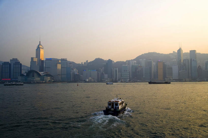 无人,家,高楼大厦,横图,室外,白天,正面,度假,海浪,海洋,美景,日落,城市风光,标志建筑,城市,大厦,地标,建筑,轮船,摩天大楼,船,香港,中国,亚洲,波纹,飞溅,溅,液体,房屋,屋子,景观,浪花,水滴,晚霞,霞光,落日,公寓,建筑群,娱乐,建设,洋房,楼房,住宅,水珠,维多利亚港,水纹,海水,黄昏,船尾波,交通工具,波浪,享受,休闲,景色,彩霞,放松,港,喷洒,载具,海景,东亚,维多利亚湾,香港会议展览中心,湾仔,香港岛,香港特别行政区,港澳台,中华人民共和国,夕照,薄暮,湾仔区,港岛,维港,大海,风浪,海,海水的波动,近岸浪,涌浪,夕阳,彩图,傍晚,房子,大楼,高层建筑,高楼,摩天楼,香港国际会展中心,斜阳