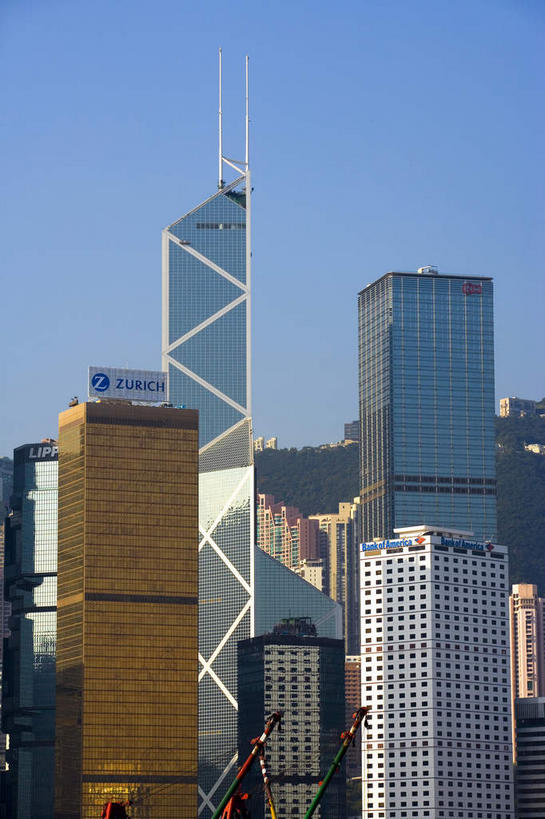 无人,高楼大厦,竖图,室外,白天,正面,度假,美景,城市风光,标志建筑,城市,大厦,地标,建筑,摩天大楼,香港,中国,亚洲,阴影,光线,影子,景观,娱乐,建设,维多利亚港,中环,中银大厦,蓝色,蓝天,天空,阳光,天,享受,休闲,景色,放松,晴朗,港,东亚,维多利亚湾,万里无云,香港岛,香港特别行政区,港澳台,中华人民共和国,港岛,花园道,维港,中西区,晴空,晴空万里,彩图,大楼,高层建筑,高楼,摩天楼