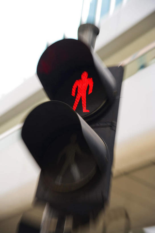 无人,家,竖图,室外,特写,白天,仰视,安全,香港,中国,亚洲,阴影,朦胧,模糊,光线,影子,房屋,屋子,红绿灯,信号灯,交通,楼房,住宅,一个,阳光,警示,单个,港,提示,流通,东亚,交通信号灯,行人信号灯,香港特别行政区,港澳台,中华人民共和国,彩图,低角度拍摄,房子,拟人