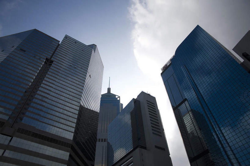 无人,高楼大厦,横图,室外,白天,仰视,旅游,度假,窗户,落地窗,标志建筑,大厦,地标,建筑,摩天大楼,香港,中国,亚洲,一排,许多,阴影,整齐,并列,并排,光线,影子,云,云朵,很多,云彩,娱乐,建设,玻璃窗,排列,蓝色,白云,倒影,蓝天,天空,阳光,天,享受,休闲,旅游胜地,放松,晴朗,港,倒映,队列,平行,玻璃幕墙,东亚,香港会议展览中心,湾仔,香港岛,香港特别行政区,港澳台,中华人民共和国,反照,湾仔区,香港会展中心,港岛,晴空,彩图,低角度拍摄,大楼,高层建筑,高楼,摩天楼