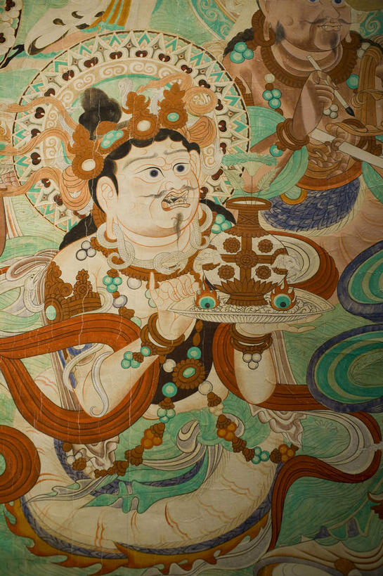 东方人,无人,两个人,站,捧,竖图,室内,白天,正面,民族服装,旅游,度假,绘画,名胜古迹,标志建筑,地标,建筑,餐具,项链,敦煌,中国,亚洲,阴影,服装,节日,遗迹,艺术,装饰,反射,碟子,盘,丝绸,丝带,头饰,影子,陶瓷,墙,缎带,陶瓷制品,注视,黄种人,古迹,文化,文物,娱乐,建设,古建筑,壁画,墙壁,墙面,绸带,酒瓶,装饰品,一个,衣服,盘子,发夹,发饰,夹子,瓶子,饰品,手链,首饰,碟,观察,看,祈祷,站着,张嘴,享受,休闲,健康,旅游胜地,放松,许愿,宗教,服饰,手镯,佛教,信仰,单个,观看,纪念,华丽,修饰,祈求,点缀,察看,衣着,穿着,关注,镯子,张大嘴巴,古文明,东亚,甘肃,甘肃省,莫高窟,中华人民共和国,衬托,美观,雅致,雅观,西北地区,甘,酒泉,酒泉市,衣饰,释教,千佛洞,平安,男人,男性,年轻男性,亚洲人,张开嘴,端,端着,画画,捧着,手捧,站立,半身,彩图,传统服装,民俗服,敦煌莫高窟