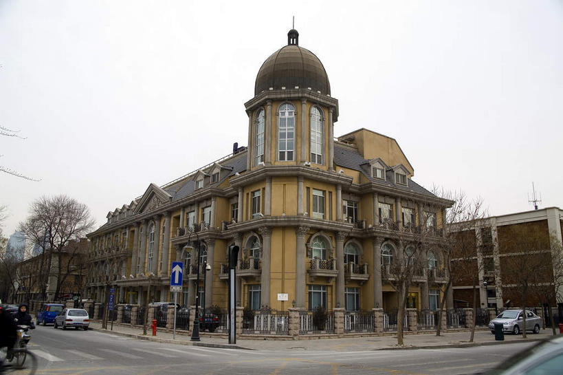 无人,家,横图,室外,白天,正面,旅游,度假,别墅,标志建筑,道路,地标,建筑,路,天津,中国,亚洲,阴影,时间,光线,时钟,影子,房屋,墙,屋子,公寓,小路,钟楼,交通,计时,娱乐,建设,洋房,楼房,墙壁,墙面,住宅,天空,阳光,钟表,天,享受,休闲,表,旅游胜地,放松,东亚,中华人民共和国,华北地区,塔钟,天津市,和平区,钟,彩图,房子,津,天津五大道小洋楼,五大道