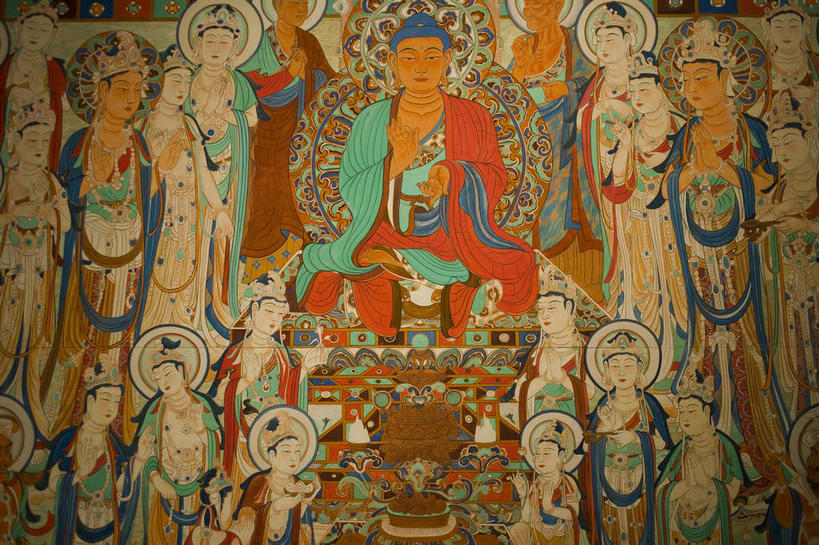 东方人,无人,站,坐,盘腿,横图,室内,白天,正面,旅游,度假,绘画,名胜古迹,标志建筑,地标,建筑,敦煌,中国,亚洲,服装,遗迹,艺术,装饰,纹路,纹理,墙,洞,许多人,黄种人,古迹,文化,文物,娱乐,建设,古建筑,壁画,墙壁,墙面,衣服,站着,一群人,享受,休闲,旅游胜地,放松,服饰,洞穴,华丽,修饰,点缀,衣着,穿着,佛祖,古文明,东亚,佛陀,甘肃,甘肃省,莫高窟,穴,肌理,中华人民共和国,衬托,美观,雅致,雅观,西北地区,甘,酒泉,酒泉市,衣饰,圣人,千佛洞,佛教创始者,乔达摩.悉达多,如来佛祖,释迦佛,释迦牟尼,我佛如来,男人,男性,女人,女性,中年男性,中年女性,亚洲人,画画,盘腿而坐,盘膝,盘着腿的,盘着腿坐,双腿交叉,站立,坐着,半身,彩图,敦煌莫高窟