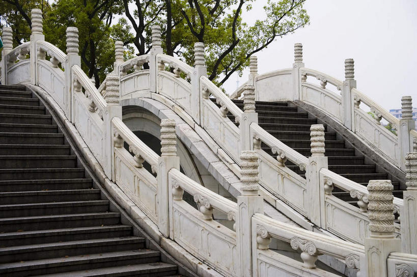 无人,栏杆,横图,室外,白天,仰视,旅游,度假,美景,植物,楼梯,桥梁,桂林,中国,亚洲,阴影,光线,影子,阶梯,景观,围栏,桥,娱乐,石桥,护栏,台阶,树,树木,绿色,天空,阳光,自然,天,享受,休闲,景色,放松,生长,成长,人行桥,广西,自然风光,东亚,漓江,杉湖,广西壮族自治区,中华人民共和国,桂林市,桂,华南地区,榕湖,桃花江,彩图,低角度拍摄,桂湖,榕杉湖,两江四湖,木龙湖