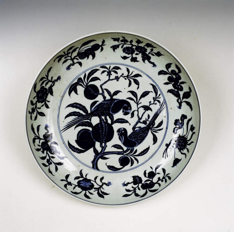 无人,横图,俯视,室内,特写,白天,桌面,桌子,静物,餐具,灰色背景,艺术,纹路,瓷器,碟子,盘,纹理,手工艺品,文化,传统,一个,盘子,工艺品,碟,摄影,影棚,单个,青花瓷,高雅,摄影棚,肌理,自信心,品位,磁器,白地青花瓷,青花,彩图,高角度拍摄,影棚拍摄,拍摄