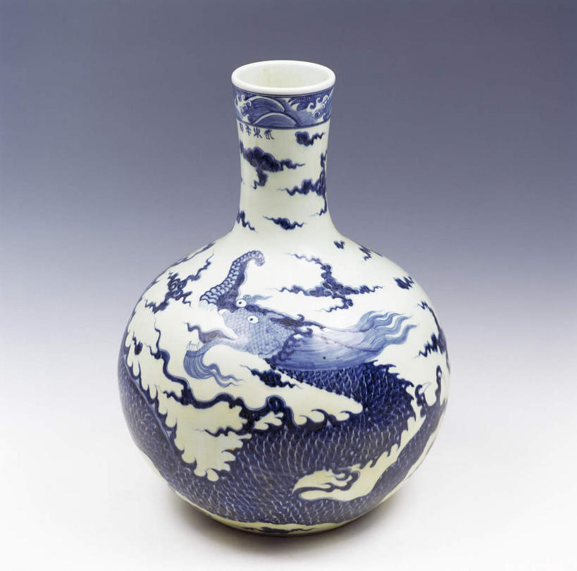 无人,横图,室内,特写,白天,正面,静物,花瓶,灰色背景,艺术,纹路,瓷器,纹理,手工艺品,陶瓷,陶瓷制品,文化,传统,一个,瓶子,工艺品,摄影,影棚,单个,青花瓷,高雅,肌理,自信心,品位,磁器,白地青花瓷,青花,彩图,影棚拍摄,拍摄