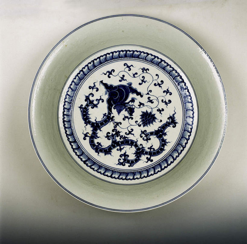 无人,横图,俯视,室内,特写,白天,桌面,桌子,静物,餐具,灰色背景,艺术,纹路,瓷器,碟子,盘,纹理,手工艺品,文化,传统,一个,盘子,工艺品,碟,摄影,影棚,单个,青花瓷,高雅,摄影棚,肌理,自信心,品位,磁器,白地青花瓷,青花,彩图,高角度拍摄,影棚拍摄,拍摄