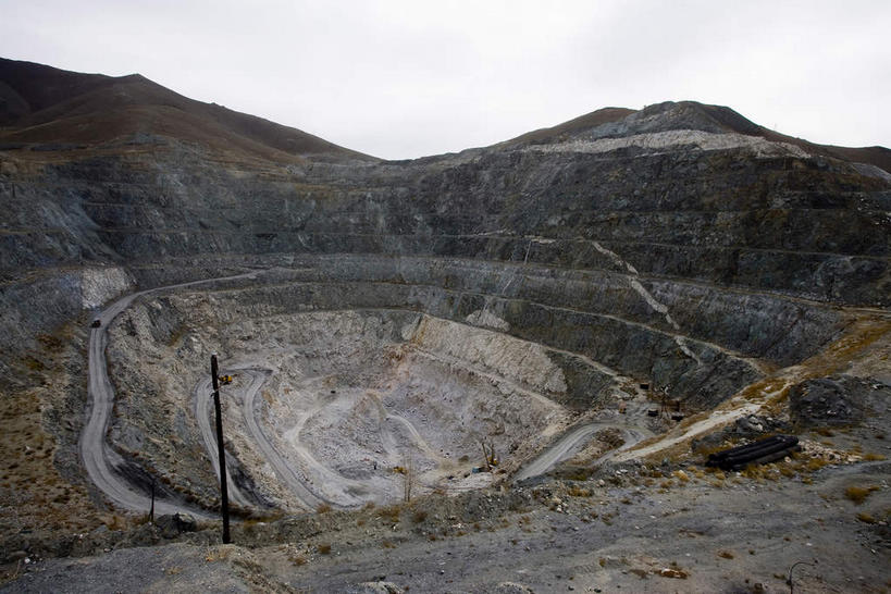 无人,公园,横图,俯视,室外,白天,旅游,度假,石头,美景,山,山脉,植物,道路,路,中国,亚洲,许多,曲折,弯曲,石子,景观,山峰,乌云,云,阴天,云朵,小路,交通,山峦,很多,云彩,娱乐,树,树木,绿色,天空,自然,群山,天,享受,休闲,景色,放松,蜿蜒,生长,成长,坑,昏暗,阴沉,自然风光,东亚,新疆,阿勒泰地区,伊犁,中华人民共和国,新疆维吾尔自治区,西北地区,阿勒泰,阿勒泰市,伊犁哈萨克自治州,石块,岩石,彩图,高角度拍摄,新,富蕴,富蕴县,可可托海国家地质公园,青河县,清河