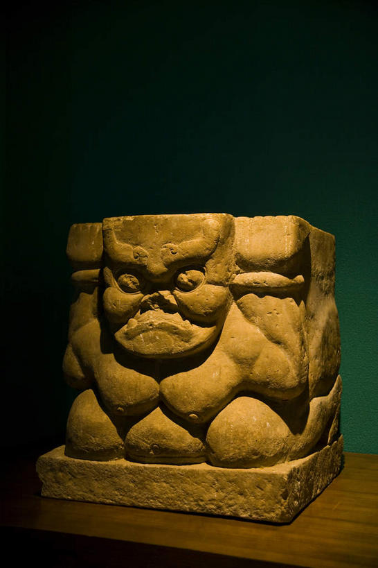 无人,博物馆,竖图,室内,特写,白天,正面,桌面,桌子,静物,雕塑,中国,亚洲,阴影,研究,艺术,装饰,反射,木制,雕刻,雕像,影子,木桌,古典,教育,文化,文物,一个,木制品,工艺品,单个,古董,纪念,展览,美术,古物,欣赏,主题,陈列,古玩,东亚,宁夏,银川,首府,中华人民共和国,功能,美学,西北地区,银川市,宁夏回族自治区,宁,典藏,彩图,金凤区,木桌子,宁夏博物馆,宁夏回族自治区博物馆