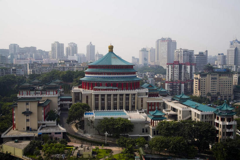 无人,家,高楼大厦,横图,室外,白天,正面,旅游,度假,植物,标志建筑,大厦,地标,建筑,摩天大楼,重庆,中国,亚洲,瓦片,房屋,屋顶,屋檐,屋子,乌云,云,阴天,云朵,云彩,顶棚,娱乐,建设,楼房,檐,住宅,树,树木,绿色,天空,自然,天,享受,休闲,旅游胜地,放松,生长,成长,昏暗,阴沉,东亚,渝中区,中华人民共和国,西南地区,重庆市,渝,彩图,房子,大楼,高层建筑,高楼,摩天楼,重庆人民大礼堂