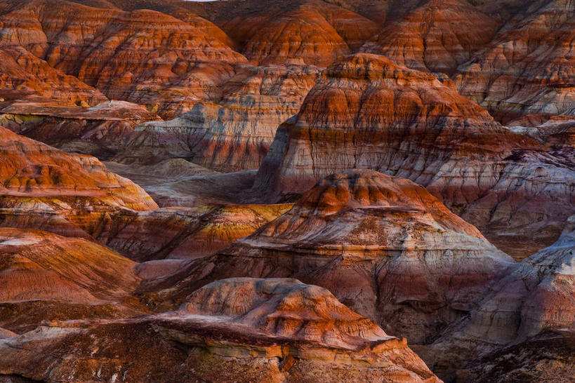 无人,横图,俯视,室外,白天,旅游,度假,石头,美景,山,山脉,峡谷,中国,亚洲,阴影,光线,纹路,石子,纹理,影子,景观,山峰,悬崖,山谷,山峦,娱乐,阳光,自然,群山,享受,休闲,景色,放松,岩层,自然风光,东亚,新疆,肌理,中华人民共和国,绝壁,新疆维吾尔自治区,西北地区,石块,岩石,彩图,高角度拍摄,准噶尔,准噶尔盆地,新,五彩湾,准噶尔盆地五彩城