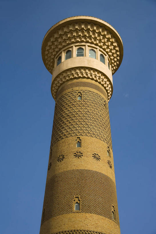 无人,栏杆,露台,竖图,室外,白天,仰视,度假,美景,阳台,城市风光,城市,中国,亚洲,阴影,光线,影子,墙,景观,云,云朵,围栏,塔,云彩,娱乐,护栏,墙壁,墙面,蓝色,白云,蓝天,天空,阳光,天,享受,休闲,景色,放松,晴朗,东亚,乌鲁木齐,新疆,国际大巴扎,首府,中华人民共和国,乌鲁木齐市,新疆维吾尔自治区,西北地区,大巴扎,晴空,彩图,低角度拍摄,露天阳台,二道桥,二道桥商业圈,天山区,新疆国际大巴扎,新