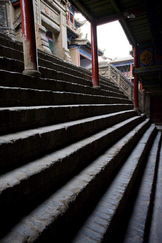 无人,寺庙,竖图,室外,白天,正面,旅游,度假,名胜古迹,楼梯,标志建筑,地标,建筑,中国,亚洲,节日,遗迹,柱子,阶梯,燃烧,古迹,文化,文物,娱乐,建设,古建筑,台阶,香火,庙宇,祈祷,享受,休闲,健康,旅游胜地,放松,许愿,宗教,信仰,纪念,祈求,古文明,东亚,宁夏,高庙,中卫,中华人民共和国,西北地区,宁夏回族自治区,宁,中卫市,平安,彩图,庙,寺