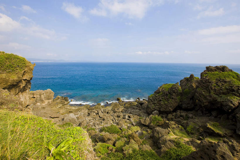 无人,横图,室外,白天,正面,旅游,度假,草地,海浪,海洋,礁石,石头,美景,沙滩,植物,台湾,中国,亚洲,阴影,光线,沙子,石子,影子,海岸,景观,浪花,水平线,云,云朵,辽阔,海平线,沙地,云彩,娱乐,草,蓝色,绿色,白云,蓝天,天空,阳光,自然,海水,天,享受,休闲,广阔,景色,放松,晴朗,一望无际,自然风光,海景,东亚,垦丁国家公园,屏东县,港澳台,中华人民共和国,台湾省,无边无际,一马平川,暗礁,大海,风浪,海,海水的波动,海滩,礁,近岸浪,石块,岩石,涌浪,晴空,彩图,屏,屏东,屏县,恒春半岛,珊瑚礁岛,水天相接,水天一线,台