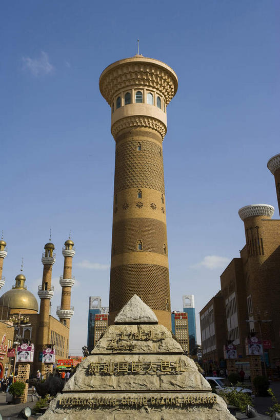 无人,家,竖图,室外,白天,仰视,度假,美景,植物,窗户,城市风光,城市,道路,路,雕塑,中国,亚洲,许多,阴影,艺术,装饰,光线,信息,标志,雕刻,雕像,文字,影子,字符,房屋,墙,屋子,景观,云,云朵,小路,塔,交通,很多,云彩,娱乐,标识,楼房,海报,玻璃窗,广告,墙壁,墙面,住宅,树,树木,蓝色,绿色,白云,蓝天,天空,阳光,自然,工艺品,天,享受,休闲,汉字,景色,放松,生长,晴朗,成长,纪念,美术,中文,主题,宣传,陈列,东亚,乌鲁木齐,新疆,国际大巴扎,首府,中华人民共和国,功能,美学,国文,华文,乌鲁木齐市,新疆维吾尔自治区,西北地区,大巴扎,晴空,彩图,低角度拍摄,房子,二道桥,二道桥商业圈,天山区,新疆国际大巴扎,招贴,新