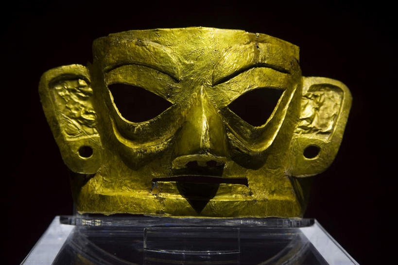 无人,博物馆,横图,室内,特写,白天,正面,静物,雕塑,中国,亚洲,黑色背景,研究,艺术,装饰,纹路,雕刻,雕像,纹理,教育,一个,工艺品,摄影,四川省,影棚,单个,纪念,展览,美术,欣赏,摄影棚,主题,陈列,东亚,四川,成都,成都市,肌理,中华人民共和国,省会,西南地区,功能,美学,川,典藏,青羊区,彩图,影棚拍摄,拍摄,金沙遗址