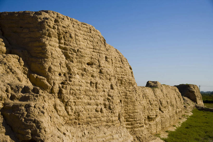 无人,横图,室外,白天,正面,旅游,度假,草地,草坪,名胜古迹,植物,标志建筑,地标,建筑,中国,亚洲,阴影,遗迹,光线,影子,古迹,文物,娱乐,建设,古建筑,草,蓝色,绿色,蓝天,天空,阳光,天,享受,休闲,墓地,旅游胜地,放松,晴朗,坟墓,陵墓,坟场,古文明,东亚,宁夏,西夏王陵,银川,万里无云,首府,中华人民共和国,西北地区,银川市,宁夏回族自治区,宁,晴空,晴空万里,彩图,贺兰山,西夏帝陵