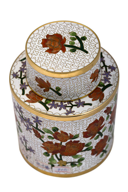 无人,竖图,俯视,室内,特写,白天,白色背景,静物,珐琅,装饰,纹路,纹理,一个,容器,摄影,影棚,单个,储藏,华丽,修饰,点缀,储存,摄影棚,肌理,衬托,美观,雅致,雅观,搪瓷,景泰蓝,彩图,高角度拍摄,影棚拍摄,拍摄,贮存