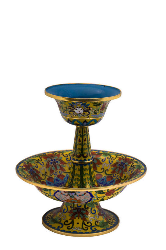 无人,竖图,室内,特写,白天,白色背景,正面,静物,珐琅,装饰,纹路,纹理,古典,文化,文物,一个,工艺品,摄影,影棚,庞大,单个,古董,华丽,修饰,复杂,点缀,古物,摄影棚,古玩,肌理,衬托,美观,雅致,雅观,繁杂,搪瓷,景泰蓝,彩图,影棚拍摄,拍摄