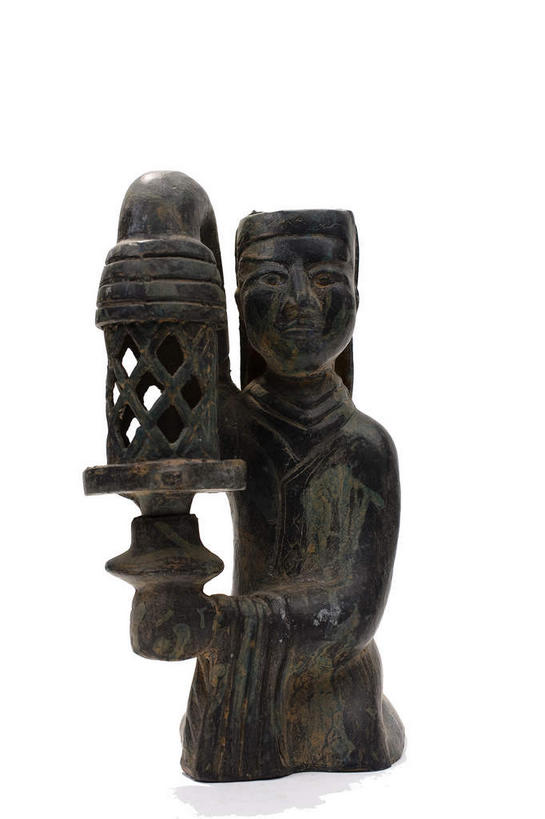 东方人,一个人,无人,坐,竖图,室内,特写,白天,白色背景,正面,静物,金属制品,亚洲,仅一个年轻女性,仅一个女性,仅一个人,服装,金属,黄种人,一个,衣服,摄影,服饰,影棚,单个,衣着,穿着,摄影棚,青铜,青铜器,衣饰,年轻女性,女人,女性,亚洲人,坐着,彩图,全身,影棚拍摄,拍摄,青铜制品,长信宫灯,西汉长信宫灯