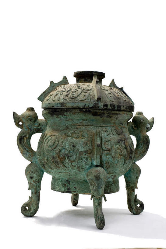 无人,竖图,室内,特写,白天,白色背景,正面,静物,金属制品,金属,一个,摄影,影棚,单个,摄影棚,青铜,青铜器,彩图,影棚拍摄,拍摄,青铜制品,簋,礼器,伯簋