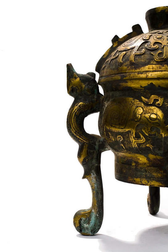 无人,竖图,室内,特写,白天,白色背景,正面,静物,金属制品,金属,一个,摄影,影棚,单个,摄影棚,青铜,青铜器,彩图,影棚拍摄,拍摄,青铜制品,簋,礼器,伯簋