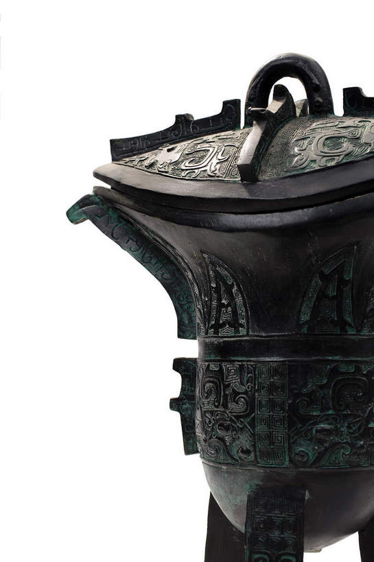 无人,竖图,室内,特写,白天,白色背景,正面,静物,杯子,金属制品,生锈,纹路,金属,纹理,古典,文化,文物,一个,酒杯,工艺品,摄影,影棚,单个,腐蚀,侵蚀,古物,摄影棚,古玩,肌理,青铜,青铜器,腐化,锈迹斑斑,彩图,影棚拍摄,拍摄,青铜制品,晨肇宁角,角