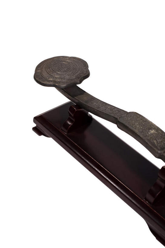 无人,竖图,俯视,室内,特写,白天,白色背景,幸福,装修,静物,木雕,玉,雕塑,艺术,装饰,材料,雕刻,雕像,古典,文化,文物,装潢,一个,工艺品,摄影,奢侈品,影棚,单个,古董,纪念,保护,玉器,涂料,美术,吉祥,贵重,珍贵,古物,摄影棚,主题,陈列,玉石,古玩,如意,功能,美学,宝贵,彩图,高角度拍摄,影棚拍摄,拍摄,玉如意,凡立水,绝缘漆,清漆