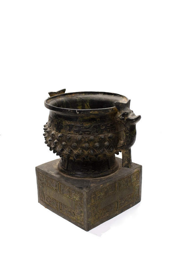 无人,竖图,室内,特写,白天,白色背景,正面,静物,餐具,金属制品,金属,一个,摄影,影棚,单个,摄影棚,青铜,青铜器,彩图,影棚拍摄,拍摄,青铜制品,簋,利簋,武王征商簋,西周利簋