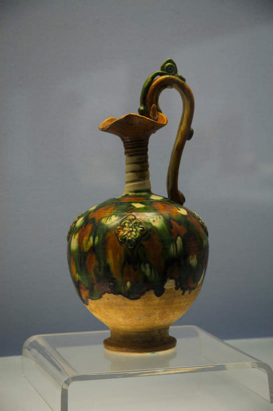 无人,商店,竖图,室内,特写,白天,正面,静物,灰色背景,纹路,壶,纹理,水壶,一个,茶壶,容器,柜台,展示,摄影,影棚,单个,出售,摄影棚,肌理,展示柜,彩图,影棚拍摄,拍摄