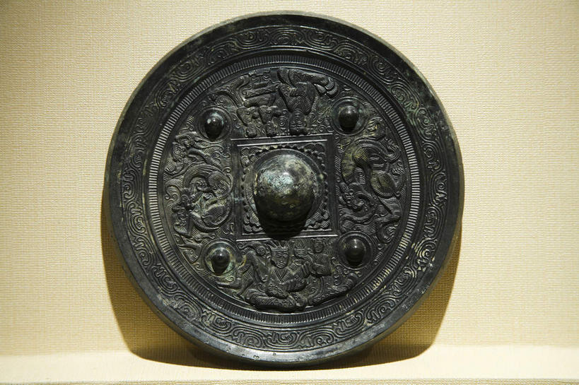 无人,横图,室内,特写,白天,正面,镜子,静物,金属制品,阴影,生锈,反射,纹路,金属,纹理,影子,古典,文化,文物,一个,工艺品,摄影,影棚,单个,古董,腐蚀,侵蚀,镜像,古物,镜面,摄影棚,古玩,肌理,青铜,青铜器,腐化,锈迹斑斑,彩图,影棚拍摄,拍摄,青铜制品,青铜镜,铜镜