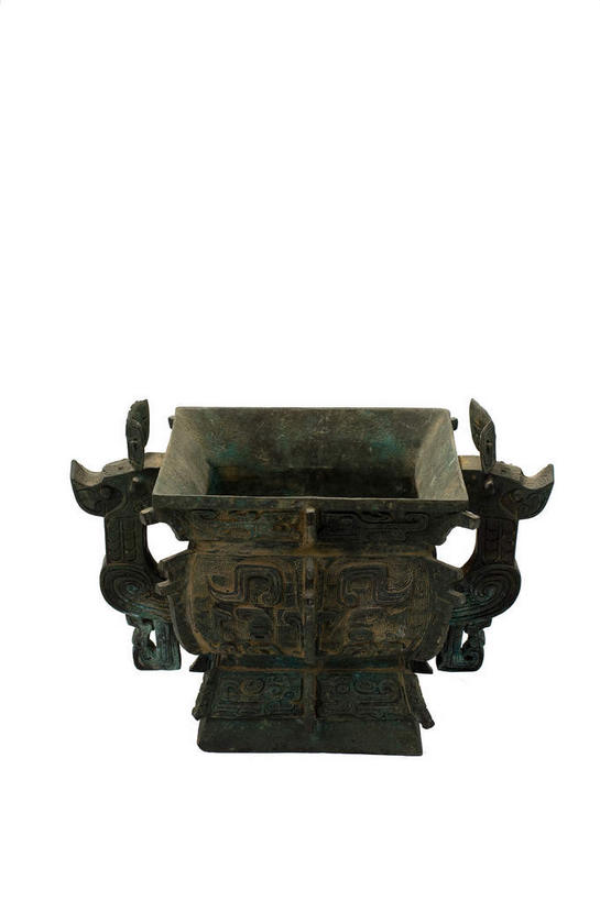 无人,竖图,室内,特写,白天,白色背景,正面,静物,金属制品,金属,一个,摄影,影棚,单个,摄影棚,青铜,青铜器,彩图,影棚拍摄,拍摄,青铜制品,簋,礼器