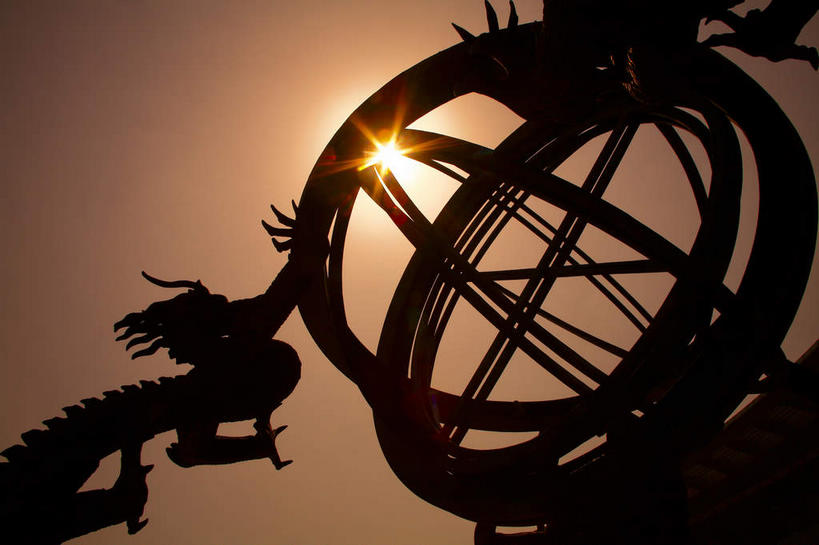 无人,横图,室外,白天,仰视,旅游,度假,技术,仪器,日落,标志建筑,地标,建筑,上海,中国,亚洲,梦幻,研究,发光,光束,科学,测量,晚霞,霞光,落日,光亮,背光,教育,娱乐,建设,浦东,一个,黄昏,享受,休闲,旅游胜地,彩霞,放松,上海科技馆,单个,展览,测量工具,申,未来,欣赏,发亮,科技馆,天文,逆光,陈列,浦东新区,世纪大道,东亚,憧憬,上海市,中华人民共和国,沪,华东地区,量具,量仪,夕照,薄暮,浑天仪,浑象,浑仪,天文仪器,夕阳,彩图,低角度拍摄,傍晚,科学技术馆,斜阳