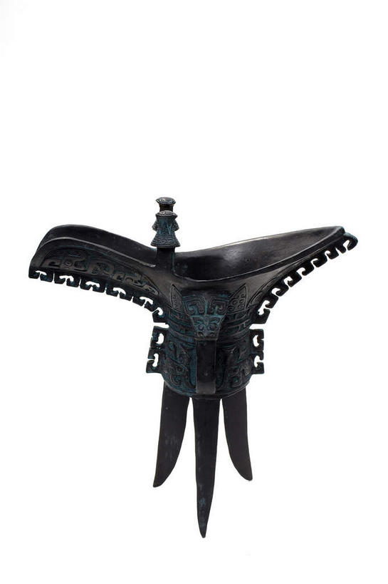 无人,竖图,室内,特写,白天,白色背景,正面,静物,杯子,金属制品,生锈,纹路,金属,纹理,古典,文化,文物,一个,酒杯,工艺品,摄影,影棚,单个,古董,腐蚀,侵蚀,古物,摄影棚,古玩,肌理,青铜,青铜器,腐化,锈迹斑斑,彩图,影棚拍摄,拍摄,青铜制品,爵,商妇好爵