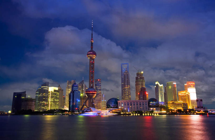 无人,家,高楼大厦,横图,全景,室外,夜晚,正面,度假,河流,美景,水,天际线,植物,城市风光,标志建筑,城市,大厦,地标,建筑,摩天大楼,夜景,上海,中国,亚洲,阴影,光线,影子,房屋,屋子,河水,景观,水流,建筑群,塔,灯光,娱乐,建设,东方明珠,黄浦江,金茂大厦,浦东,楼房,住宅,树,树木,绿色,自然,享受,休闲,景色,放松,环球金融中心,生长,成长,申,电视塔,国际会展中心,金融中心,陆家嘴,陆家嘴金融贸易区,浦东新区,上海环球金融中心,震旦国际大楼,东亚,东方明珠广播电视塔,东方明珠电视塔,上海市,中华人民共和国,沪,华东地区,金茂大楼,环球金融中心大厦,彩图,房子,大楼,高层建筑,高楼,摩天楼,春申江,东方明珠塔,上海国际会展中心