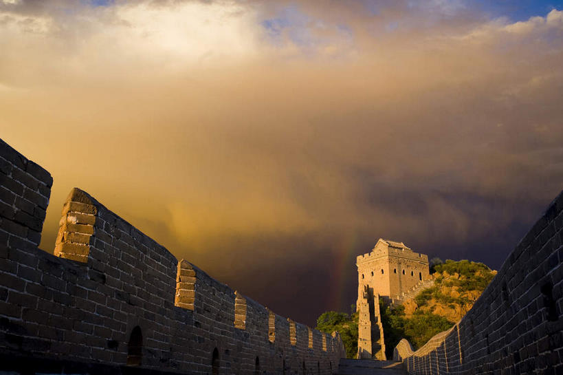 无人,横图,室外,白天,仰视,旅游,度假,名胜古迹,日落,标志建筑,地标,建筑,北京,长城,中国,亚洲,遗迹,墙,晚霞,霞光,落日,首都,古迹,文物,娱乐,建设,城墙,古建筑,墙壁,墙面,黄昏,享受,休闲,旅游胜地,彩霞,放松,坚硬,万里长城,防御,古文明,东亚,中华人民共和国,北京市,京,北平,华北地区,河北,河北省,冀,密云县,承德,承德市,夕照,薄暮,坚固,金山岭长城,金山岭,滦平县,夕阳,彩图,低角度拍摄,傍晚,斜阳,密云